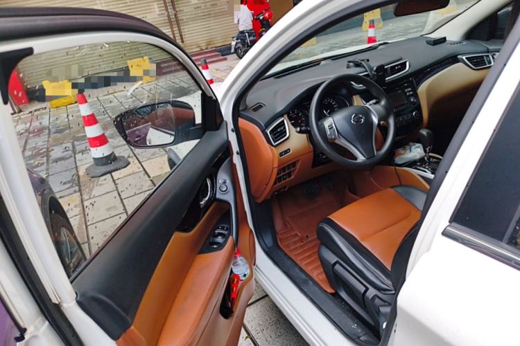 Used Nissan Qashqai 2016 2.0L CVT Elite Edition Driver Seat