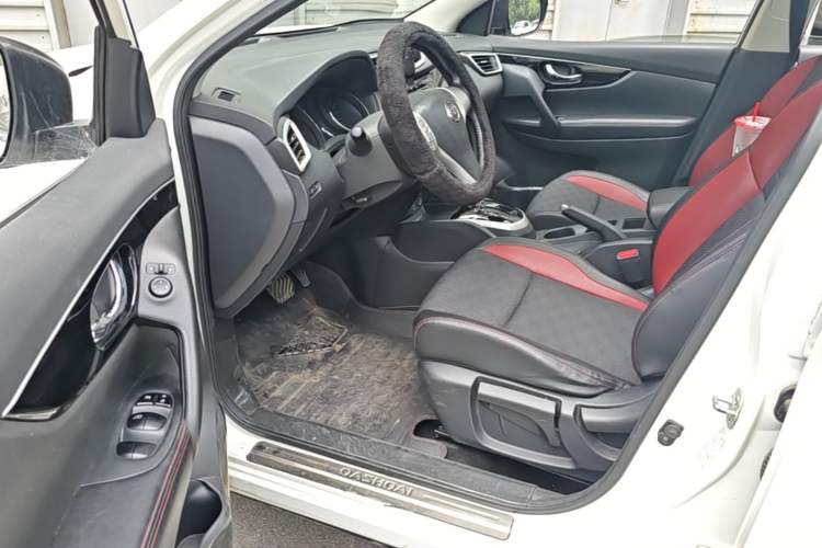 Used Nissan Qashqai 2016 2.0L CVT Luxury Edition Driver Seat