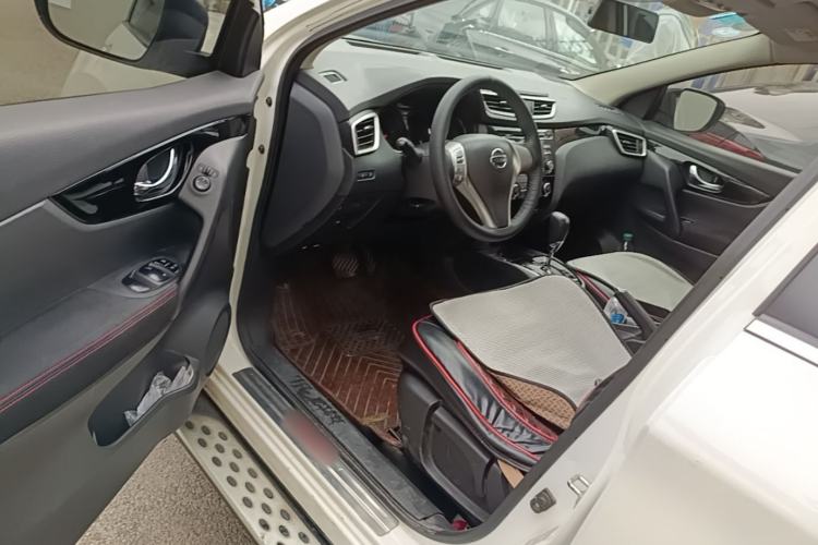 Used Nissan Qashqai 2016 2.0L CVT Elite Edition Driver Seat
