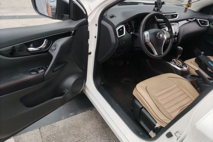 Used Nissan Qashqai 2016 2.0L CVT Elite Edition Driver Seat