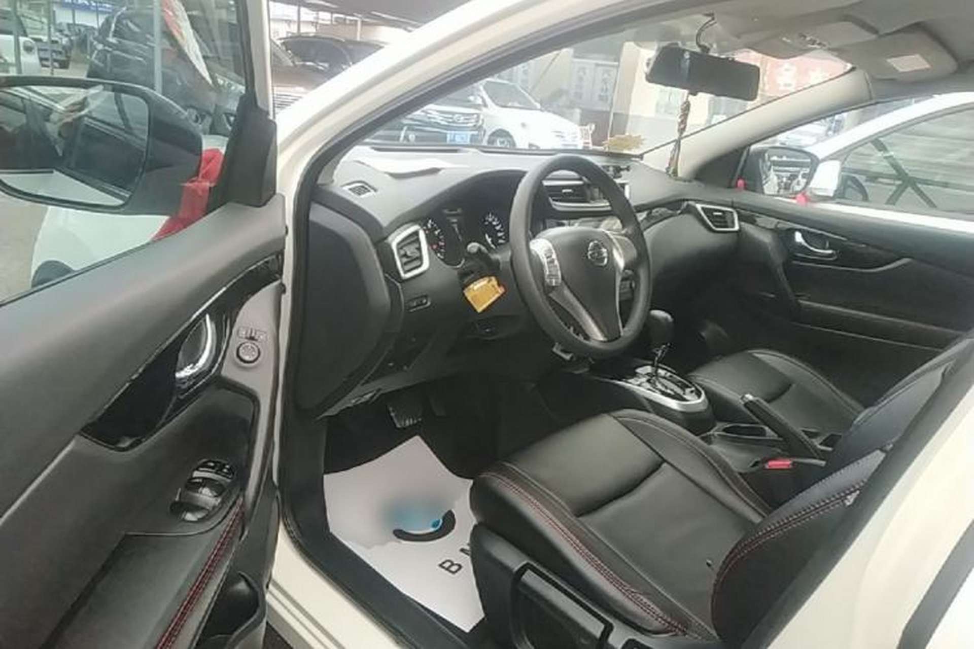 Used Nissan Qashqai 2016 2.0L CVT Elite Edition Driver Seat