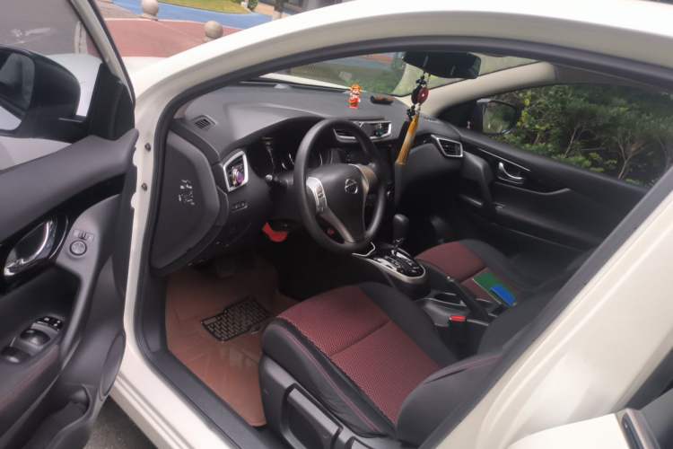 Used Nissan Qashqai 2016 2.0L CVT Elite Edition Driver Seat