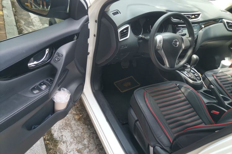 Used Nissan Qashqai 2016 2.0L CVT Elite Edition Driver Seat