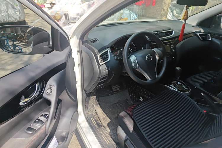 Used Nissan Qashqai 2016 2.0L CVT Elite Edition Driver Seat