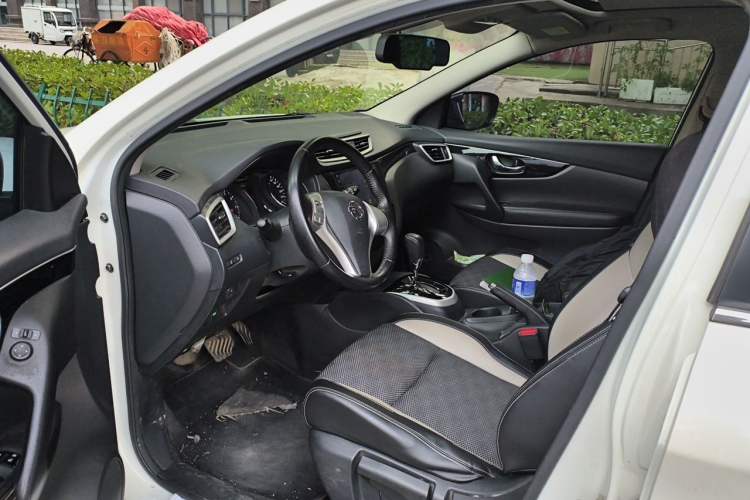 Used Nissan Qashqai 2016 2.0L CVT Luxury Edition Driver Seat
