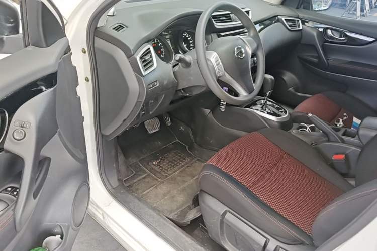 Used Nissan Qashqai 2016 2.0L CVT Elite Edition Driver Seat