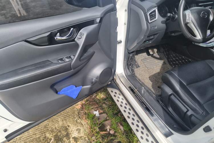 Used Nissan Qashqai 2016 2.0L CVT Elite Edition Driver Seat