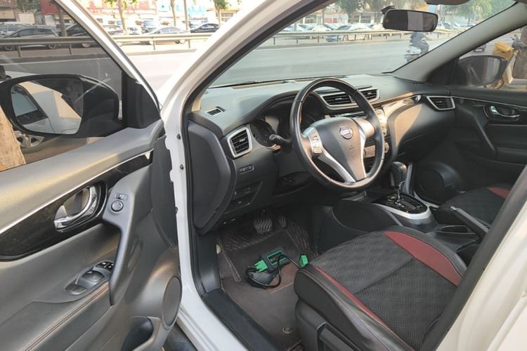 Used Nissan Qashqai 2016 2.0L CVT Luxury Edition Driver Seat
