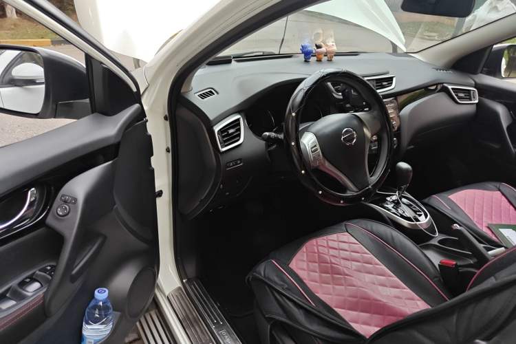 Used Nissan Qashqai 2016 2.0L CVT Elite Edition Driver Seat