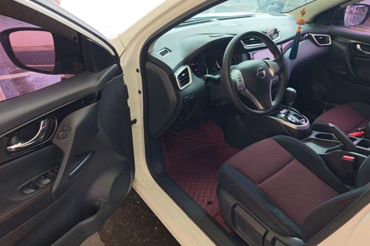 Used Nissan Qashqai 2016 2.0L CVT Elite Edition Driver Seat