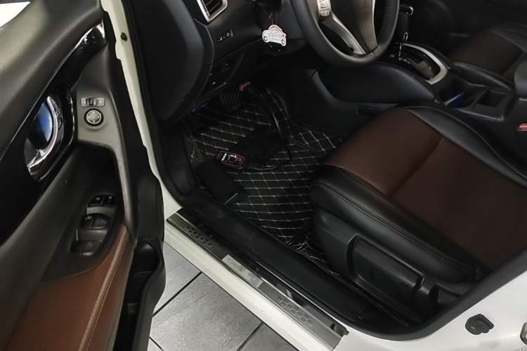Used Nissan Qashqai 2016 2.0L CVT Elite Edition Driver Seat