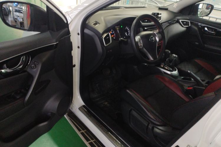Used Nissan Qashqai 2016 2.0L CVT Luxury Edition Driver Seat