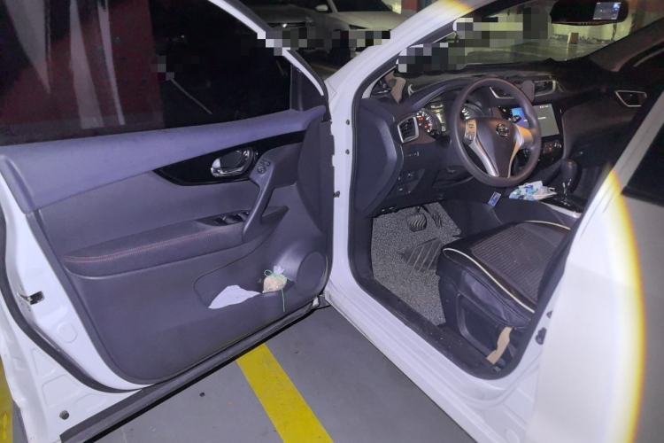 Used Nissan Qashqai 2016 2.0L CVT Elite Edition Driver Seat