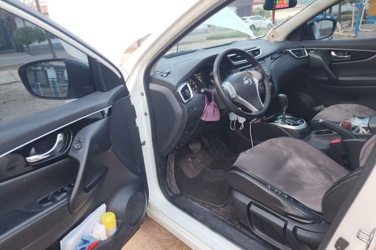 Used Nissan Qashqai 2016 2.0L CVT Luxury Edition Driver Seat