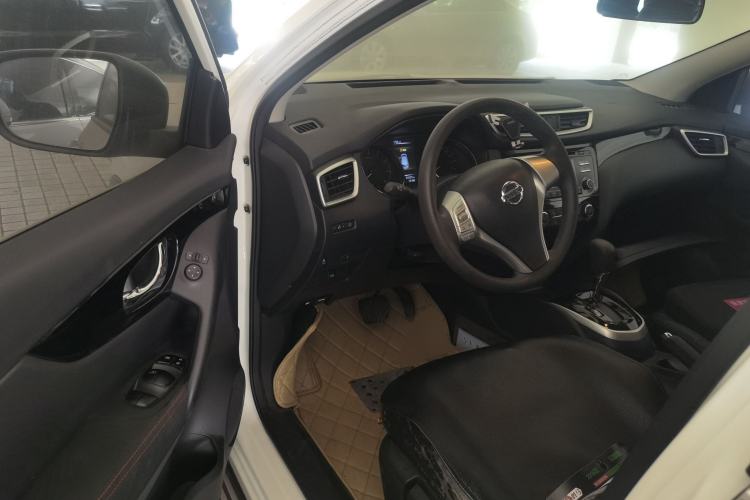 Used Nissan Qashqai 2016 2.0L CVT Elite Edition Driver Seat