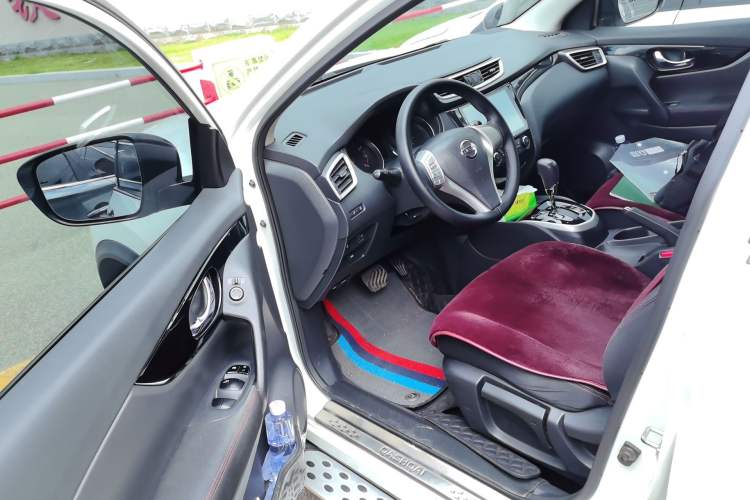 Used Nissan Qashqai 2016 2.0L CVT Elite Edition Driver Seat