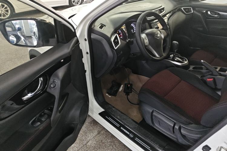 Used Nissan Qashqai 2016 2.0L CVT Elite Edition Driver Seat