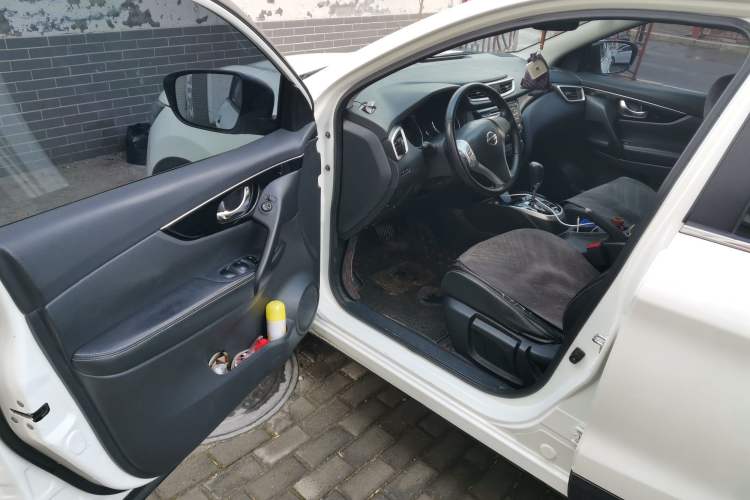 Used Nissan Qashqai 2016 2.0L CVT Luxury Edition Driver Seat