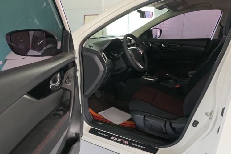 Used Nissan Qashqai 2016 2.0L CVT Elite Edition Driver Seat