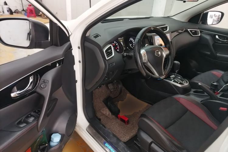 Used Nissan Qashqai 2016 2.0L CVT Luxury Edition Driver Seat