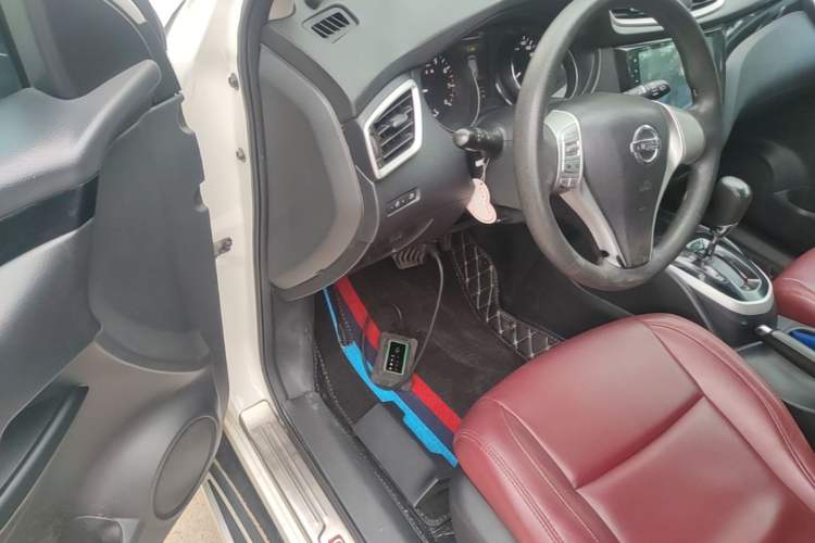 Used Nissan Qashqai 2016 2.0L CVT Elite Edition Driver Seat