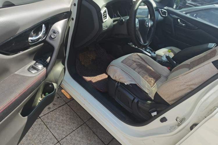 Used Nissan Qashqai 2016 2.0L CVT Elite Edition Driver Seat