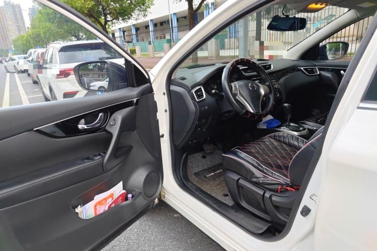 Used Nissan Qashqai 2016 2.0L CVT Luxury Edition Driver Seat