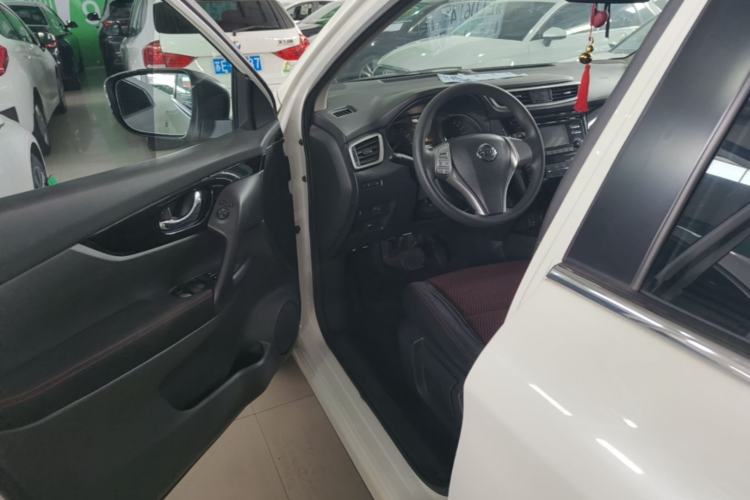 Used Nissan Qashqai 2016 2.0L CVT Elite Edition Driver Seat