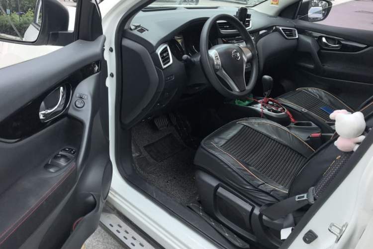 Used Nissan Qashqai 2016 2.0L CVT Elite Edition Driver Seat
