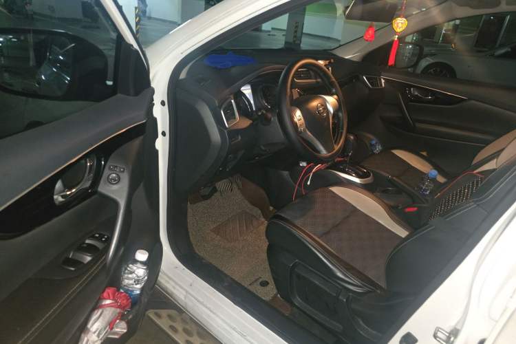 Used Nissan Qashqai 2016 2.0L CVT Luxury Edition Driver Seat