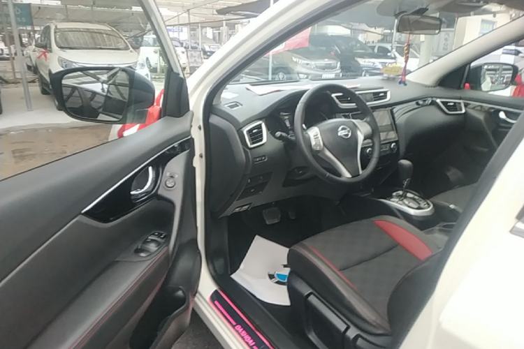 Used Nissan Qashqai 2016 2.0L CVT Luxury Edition Driver Seat