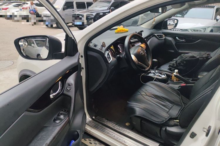 Used Nissan Qashqai 2016 2.0L CVT Elite Edition Driver Seat