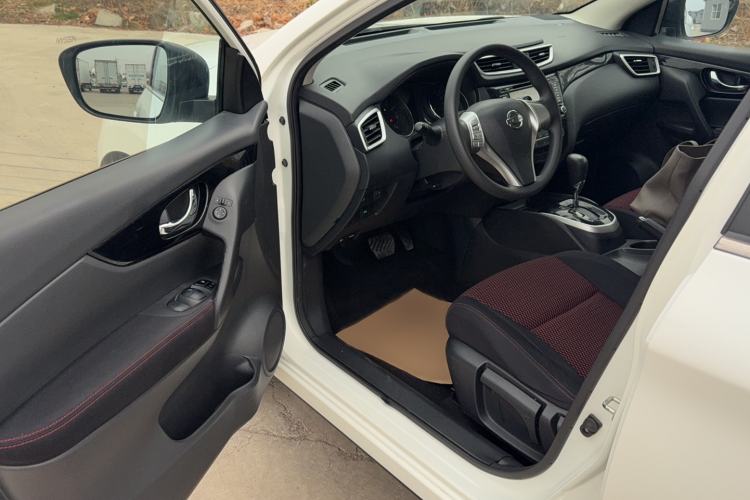 Used Nissan Qashqai 2016 2.0L CVT Elite Edition Driver Seat