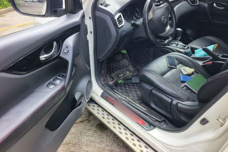 Used Nissan Qashqai 2016 2.0L CVT Elite Edition Driver Seat