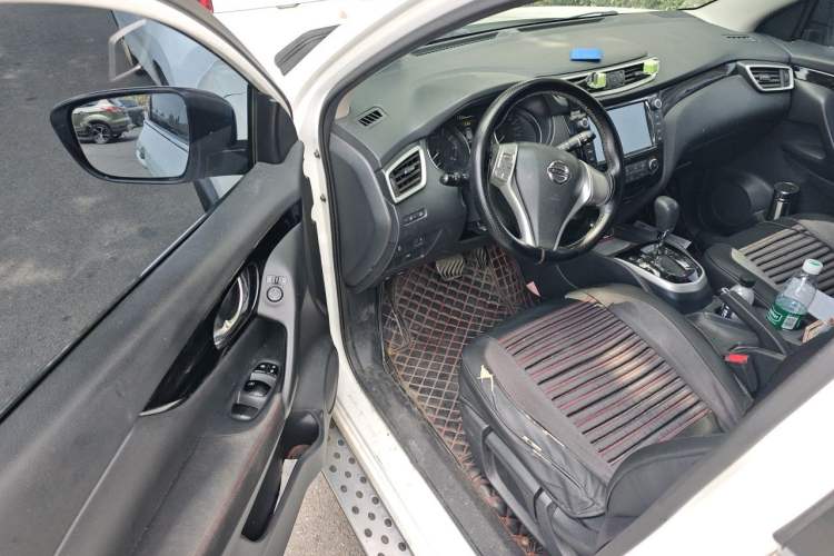 Used Nissan Qashqai 2016 2.0L CVT Elite Edition Driver Seat