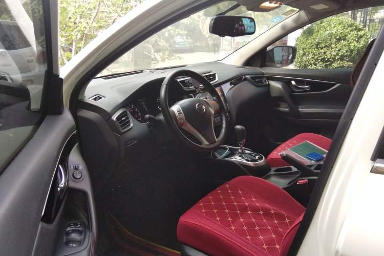 Used Nissan Qashqai 2016 2.0L CVT Luxury Edition Driver Seat