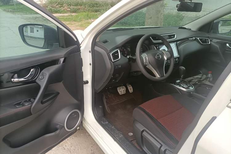 Used Nissan Qashqai 2016 2.0L CVT Elite Edition Driver Seat