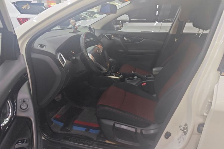 Used Nissan Qashqai 2016 2.0L CVT Elite Edition Driver Seat