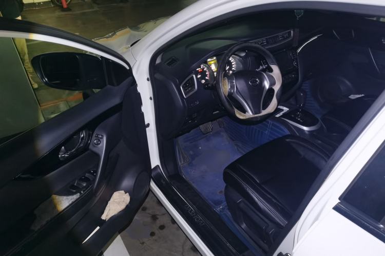 Used Nissan Qashqai 2016 2.0L CVT Elite Edition Driver Seat