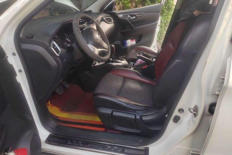Used Nissan Qashqai 2016 2.0L CVT Luxury Edition Driver Seat