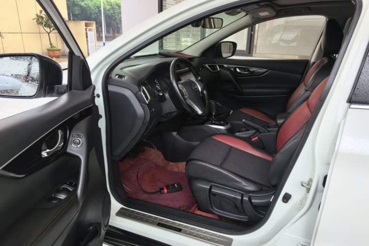 Used Nissan Qashqai 2016 2.0L CVT Luxury Edition Driver Seat