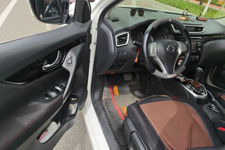 Used Nissan Qashqai 2016 2.0L CVT Elite Edition Driver Seat