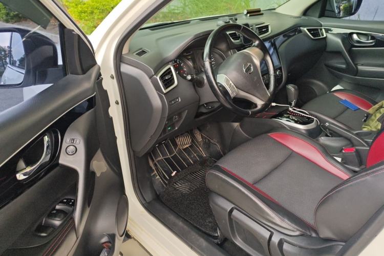 Used Nissan Qashqai 2016 2.0L CVT Luxury Edition Driver Seat