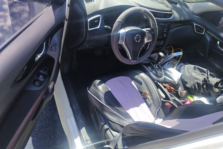 Used Nissan Qashqai 2016 2.0L CVT Elite Edition Driver Seat