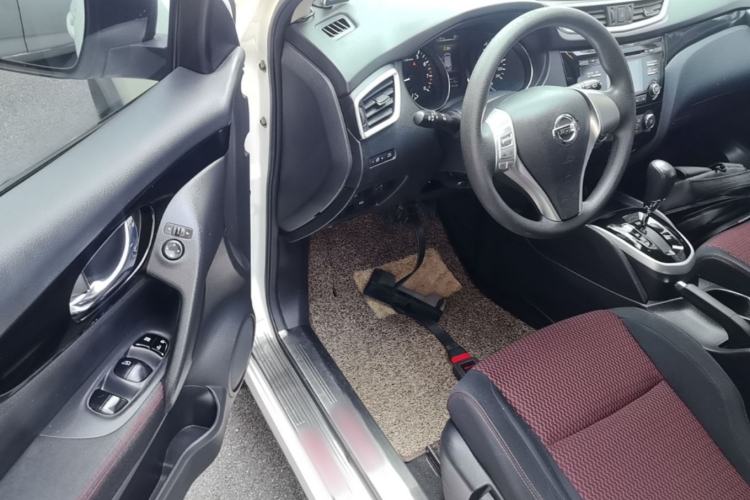 Used Nissan Qashqai 2016 2.0L CVT Elite Edition Driver Seat