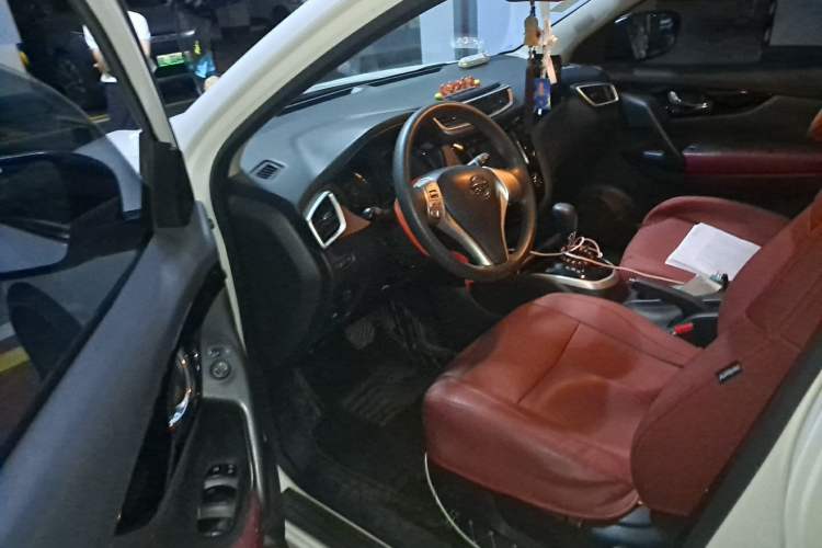 Used Nissan Qashqai 2016 2.0L CVT Elite Edition Driver Seat
