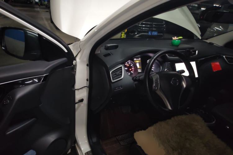 Used Nissan Qashqai 2016 2.0L CVT Luxury Edition Driver Seat