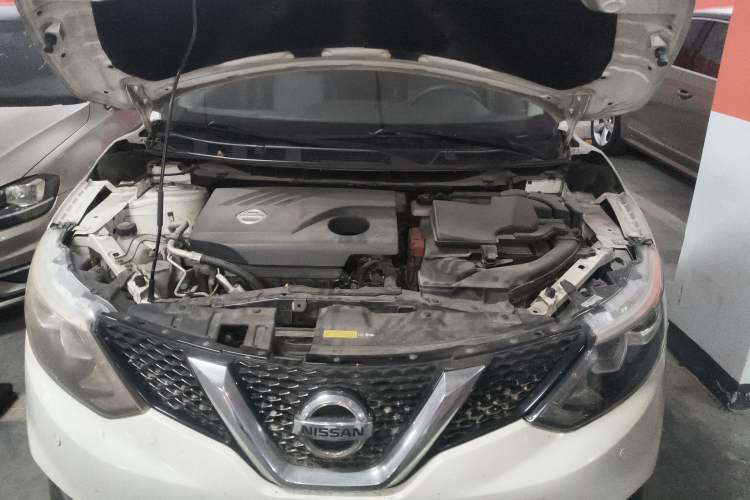 Used Nissan Qashqai 2016 2.0L CVT Elite Edition Engine Bay