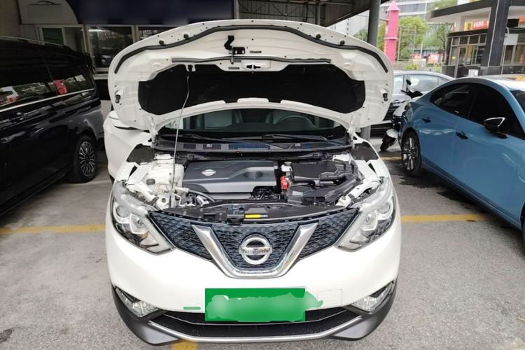 Used Nissan Qashqai 2016 2.0L CVT Elite Edition Engine Bay