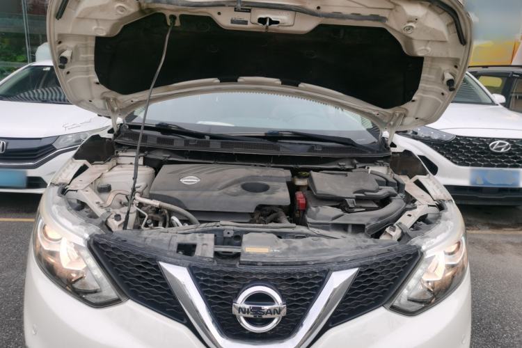 Used Nissan Qashqai 2016 2.0L CVT Flagship Edition Engine Bay